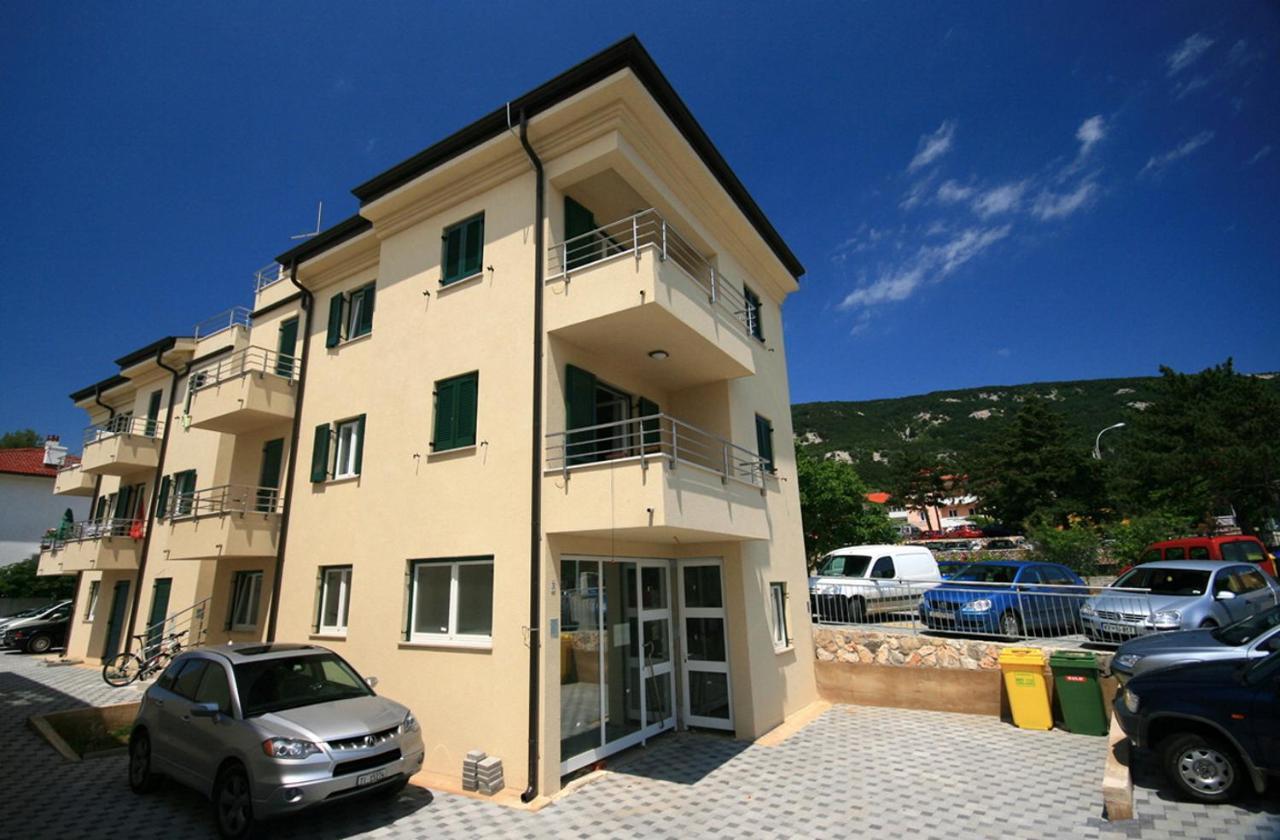 Apartments Happy Stay Center Baska מראה חיצוני תמונה