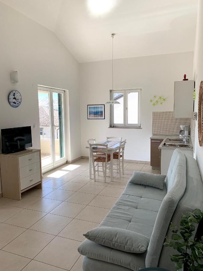 Apartments Happy Stay Center Baska מראה חיצוני תמונה